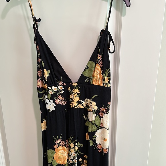 Reformation Seychelles Dress - Picture 4 of 11